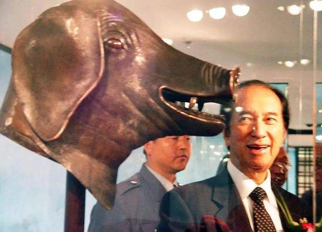 老虎機：总算看清了她的真面目：这身价，她值得